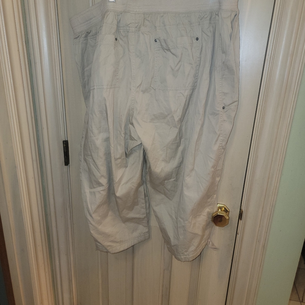 Womens Plus Sz 18/20 Essentials Multi Pocket Capri Cropped Pants Ties At Bottom - Picture 4 of 7